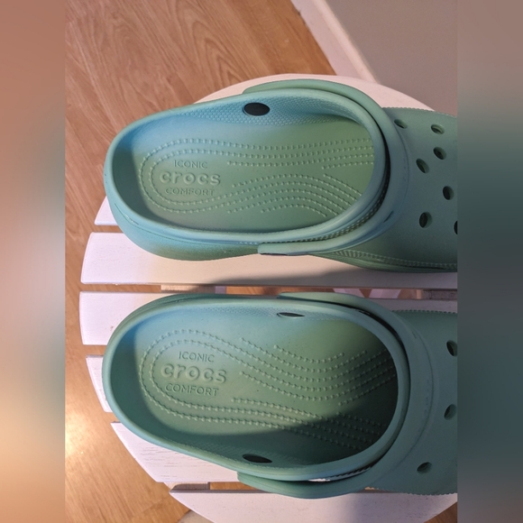 Crocs Seafoam Green Platform Clogs, size 10 - Picture 5 of 6